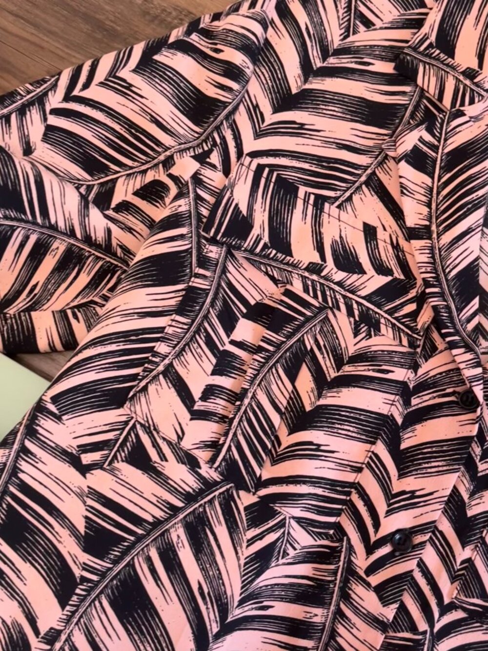 Patterned Topshop Button-Down Blouse - Picture 4 of 4